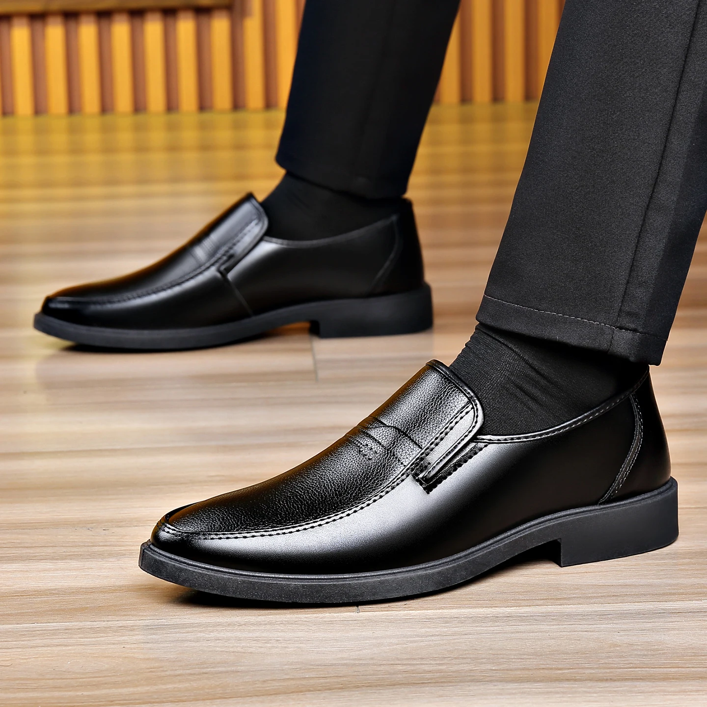 Men'S Formal Wear For Office - รองเท้าหนังผู้ชายแบบสวมสำหรับธุรกิจ สีดำ หัวมน รองเท้าลำลองทางการ พื้นนุ่ม เหมาะสำหรับใส่ทำงานในออฟฟิศและใช้ในชีวิตประจำวัน